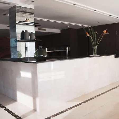 Apartamento Beatrix 2000 *