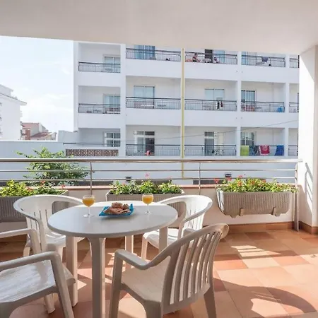Beatrix 2000 Apartment