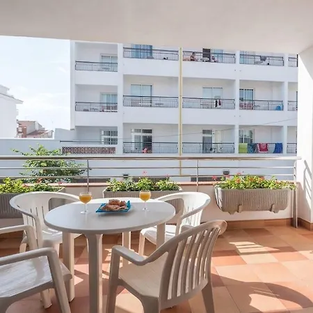 Beatrix 2000 Apartment