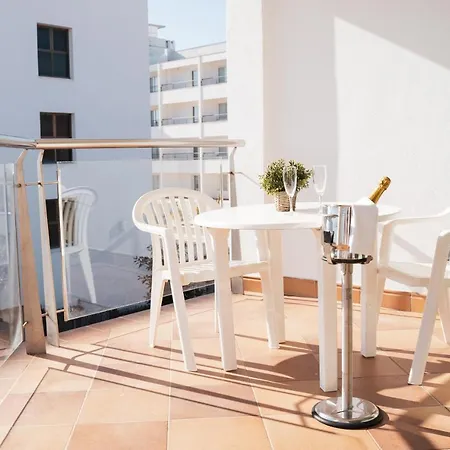 Apartment Beatrix 2000 *