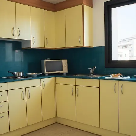Beatrix 2000 Apartment
