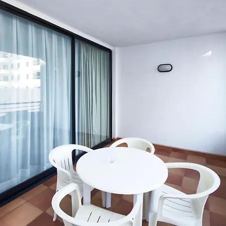Beatrix 2000 Apartment