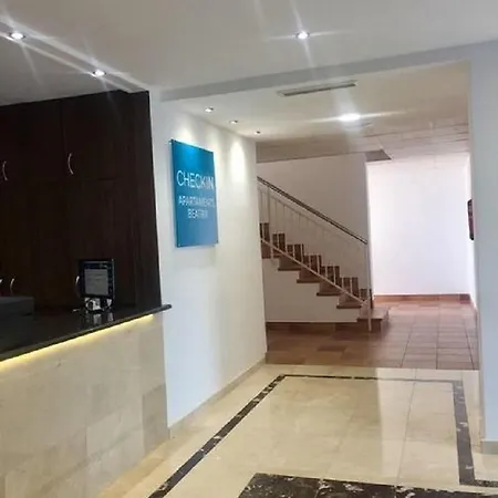 Beatrix 2000 Apartment *