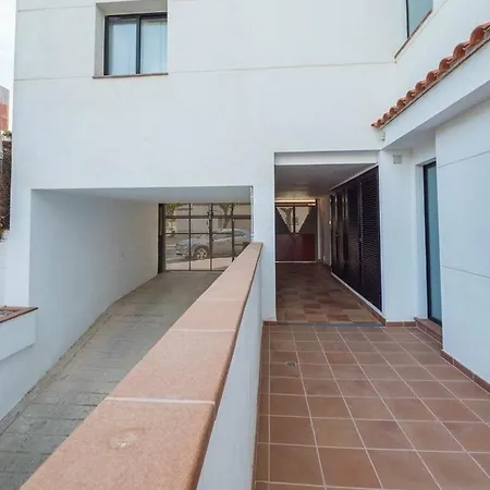 Beatrix 2000 Apartment